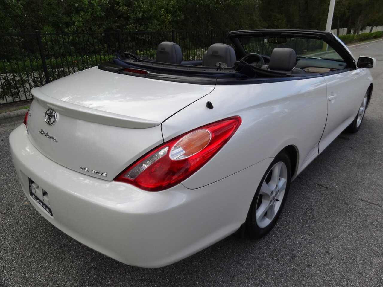 2006 Toyota Camry Solara SE V6  Convertible - Photo 4 - Deland, FL 32720