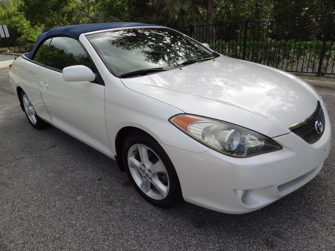 2006 Toyota Camry Solara SE V6  Convertible - Photo 6 - Deland, FL 32720