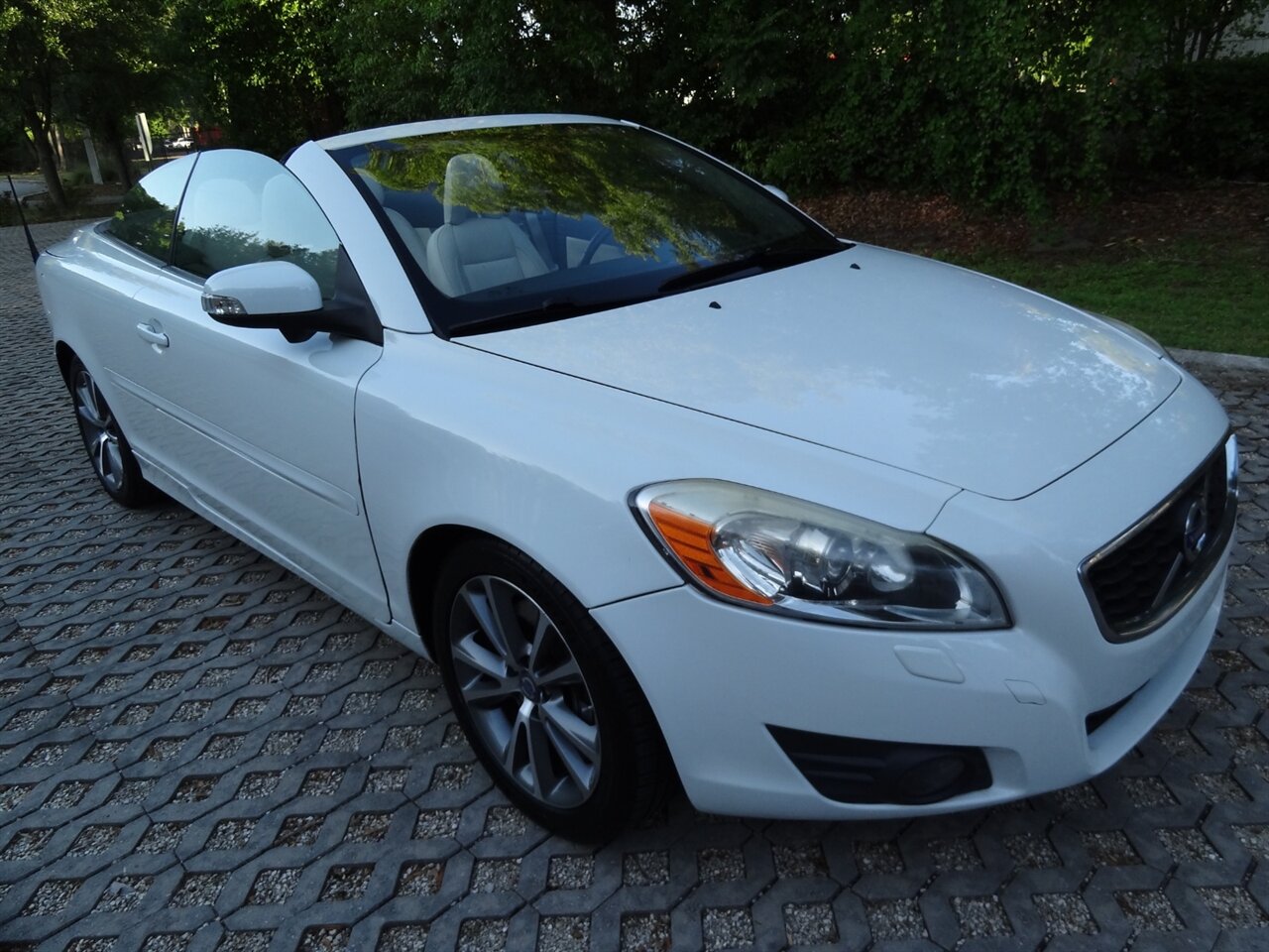2013 Volvo C70 T5  Premium - Photo 1 - Deland, FL 32720