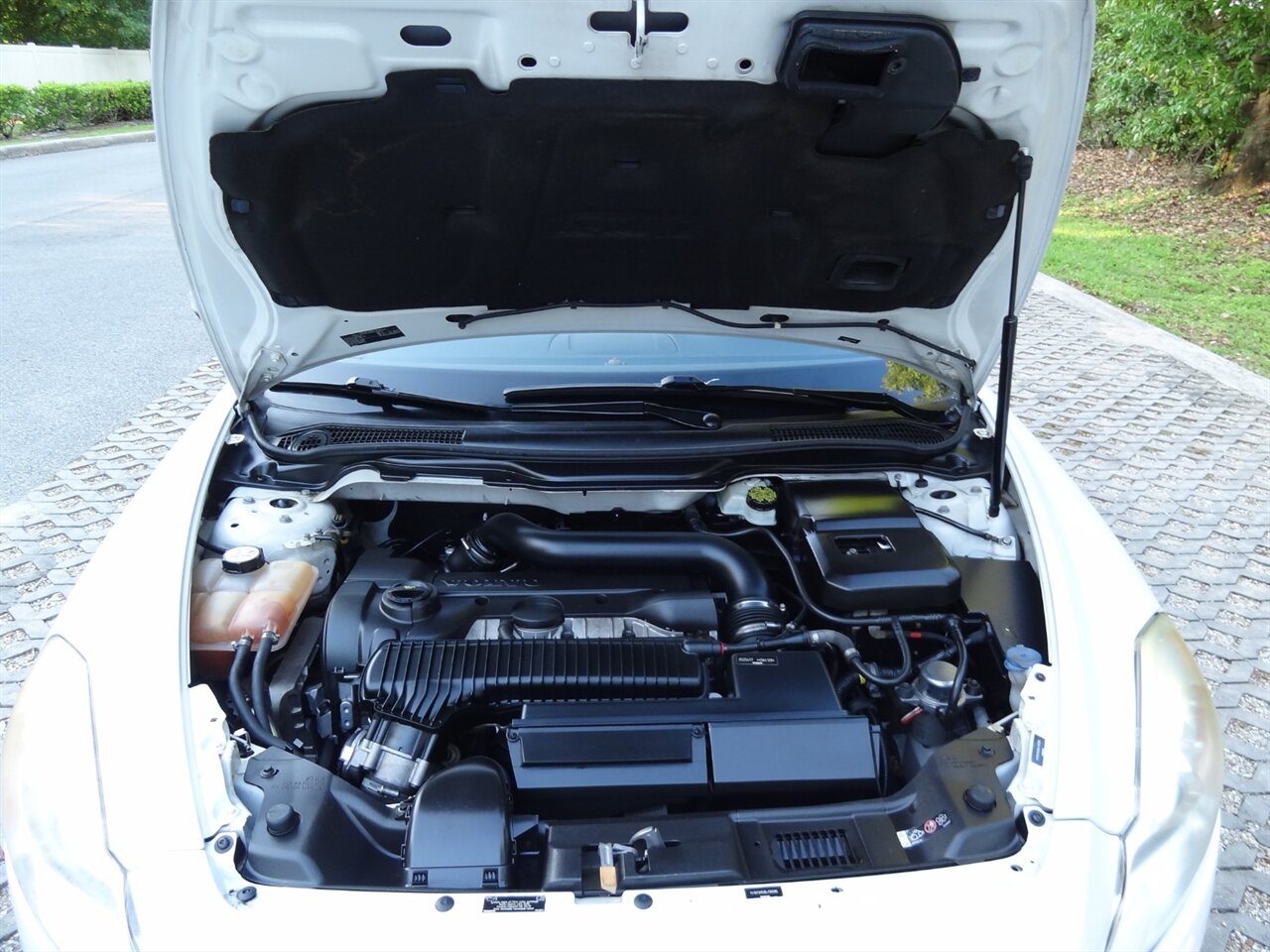 2013 Volvo C70 T5  Premium - Photo 29 - Deland, FL 32720