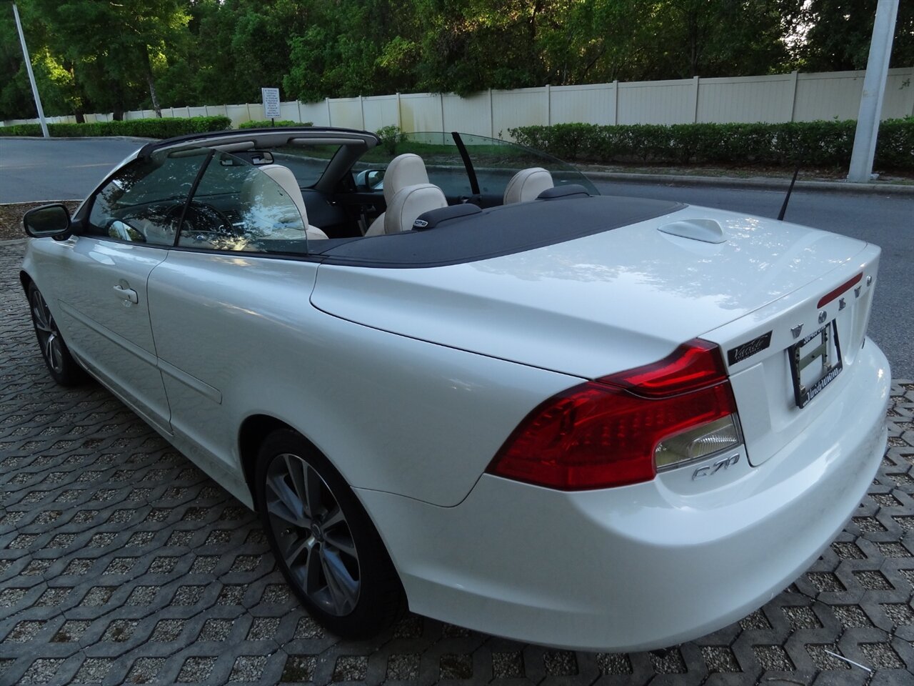 2013 Volvo C70 T5  Premium - Photo 3 - Deland, FL 32720