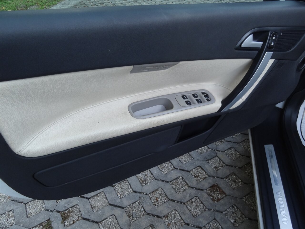 2013 Volvo C70 T5  Premium - Photo 32 - Deland, FL 32720