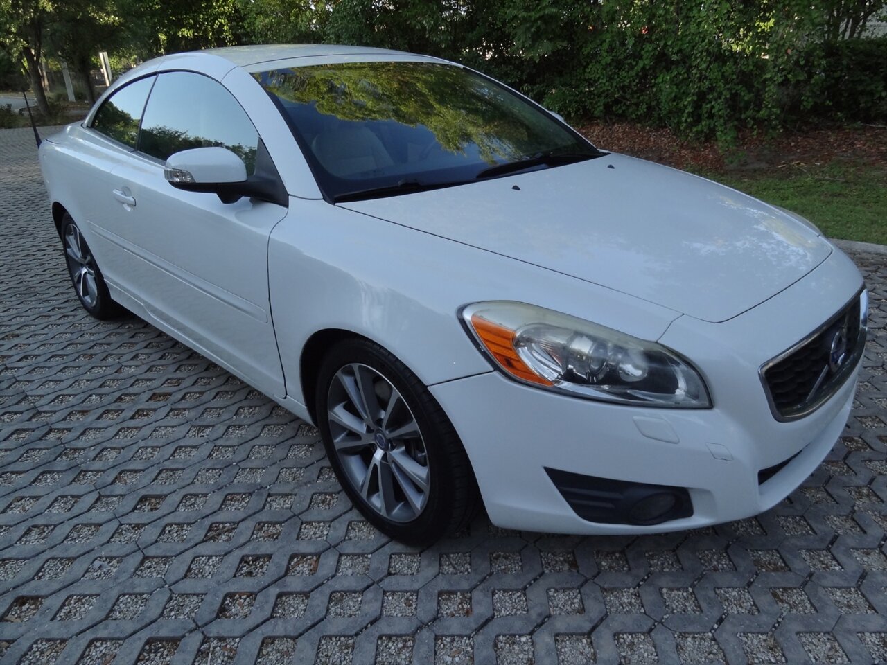 2013 Volvo C70 T5  Premium - Photo 7 - Deland, FL 32720