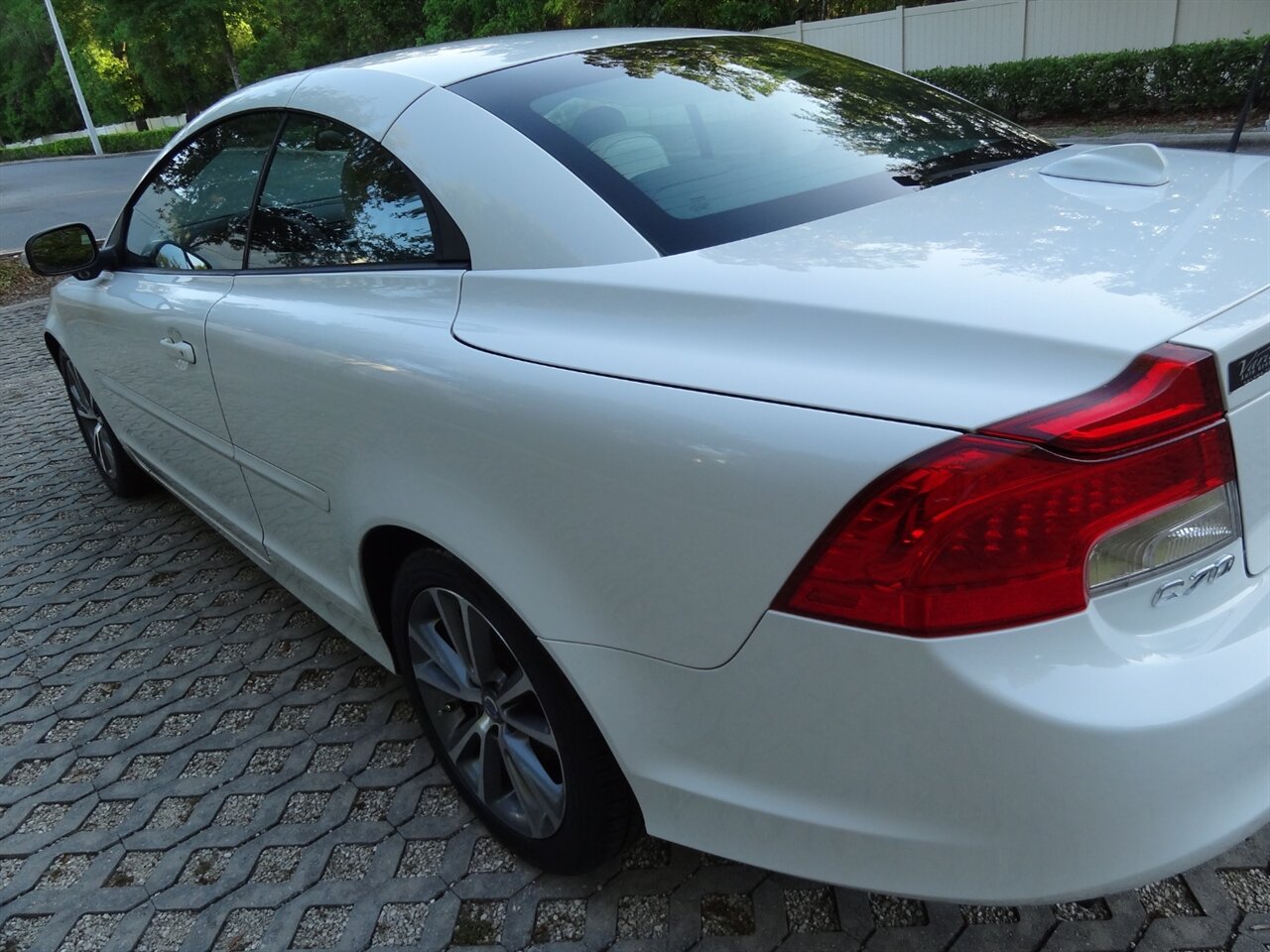 2013 Volvo C70 T5  Premium - Photo 17 - Deland, FL 32720