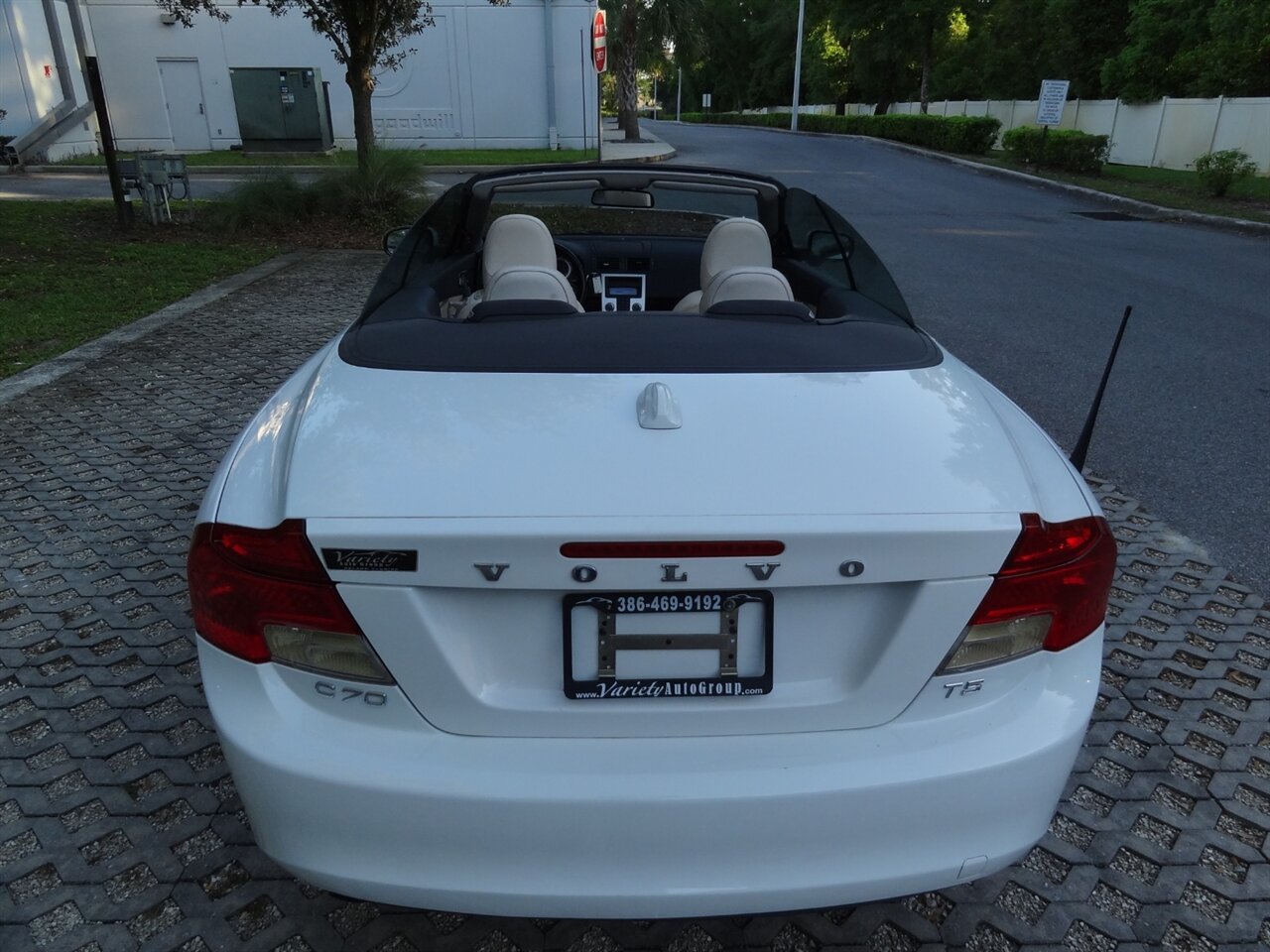 2013 Volvo C70 T5  Premium - Photo 5 - Deland, FL 32720