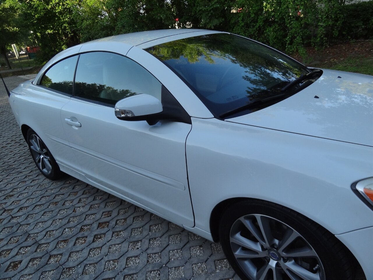 2013 Volvo C70 T5  Premium - Photo 13 - Deland, FL 32720