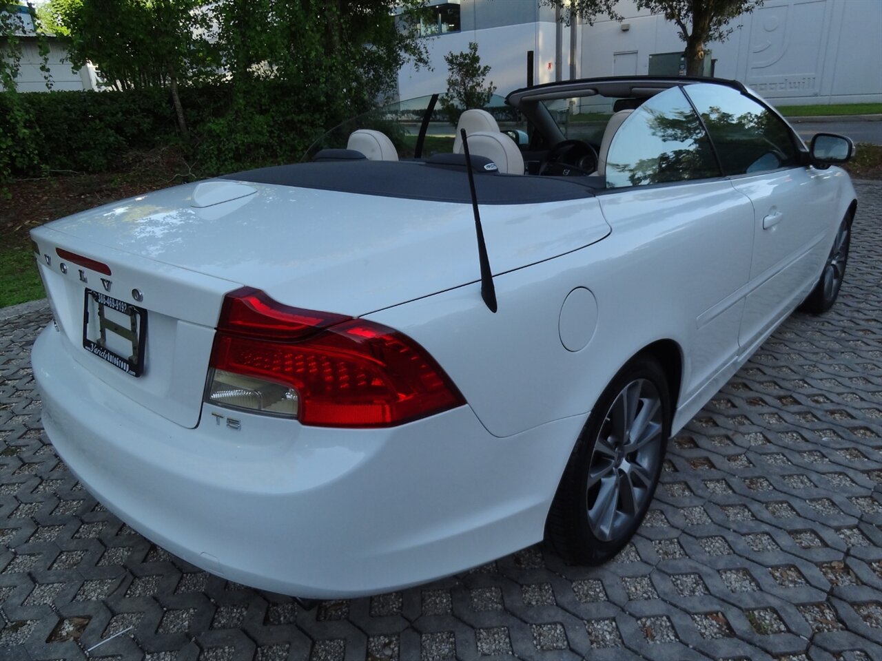 2013 Volvo C70 T5  Premium - Photo 4 - Deland, FL 32720