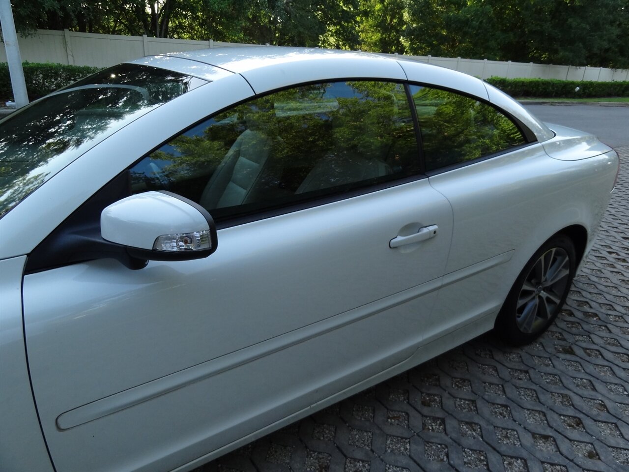 2013 Volvo C70 T5  Premium - Photo 16 - Deland, FL 32720