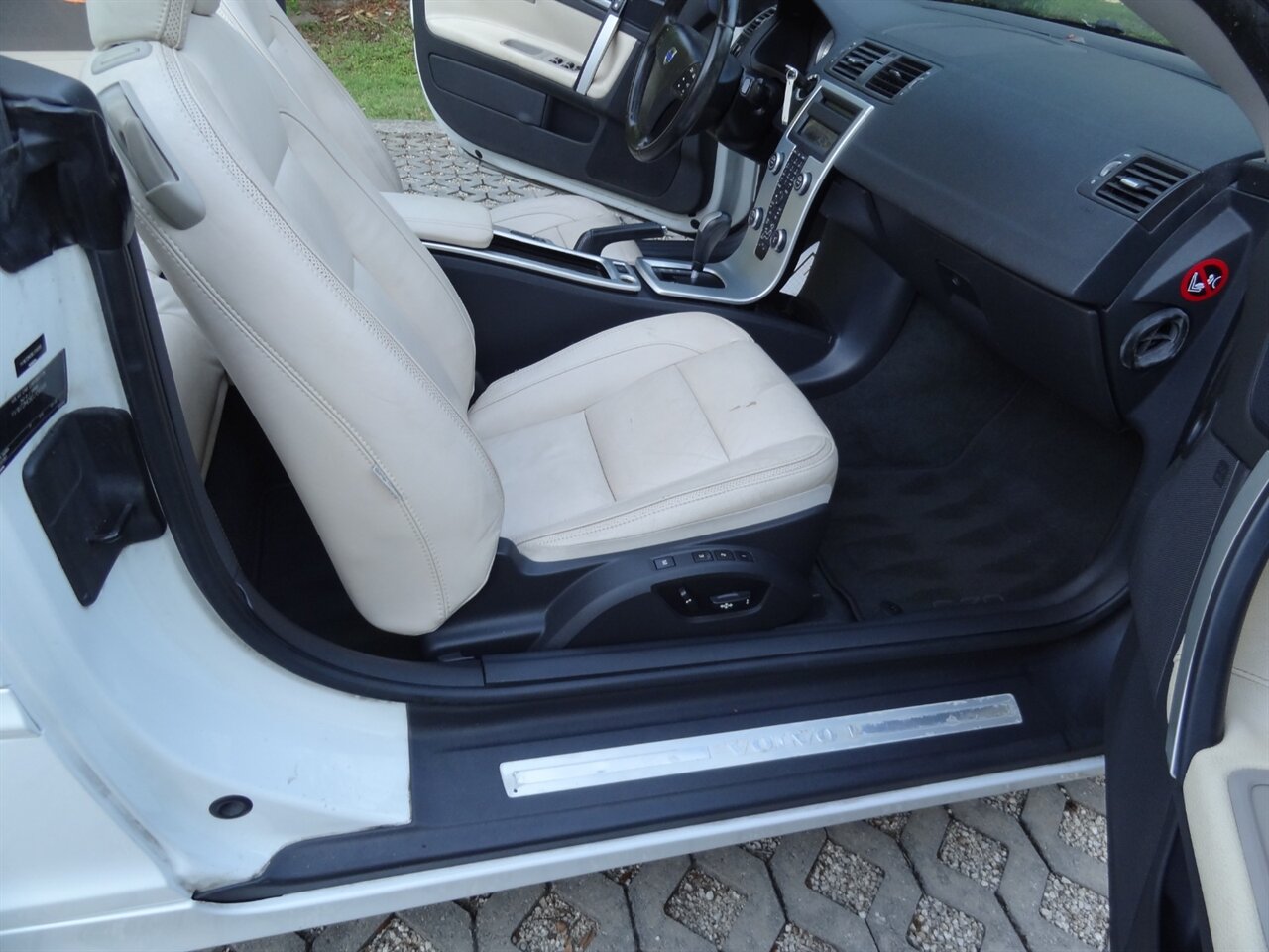 2013 Volvo C70 T5  Premium - Photo 40 - Deland, FL 32720