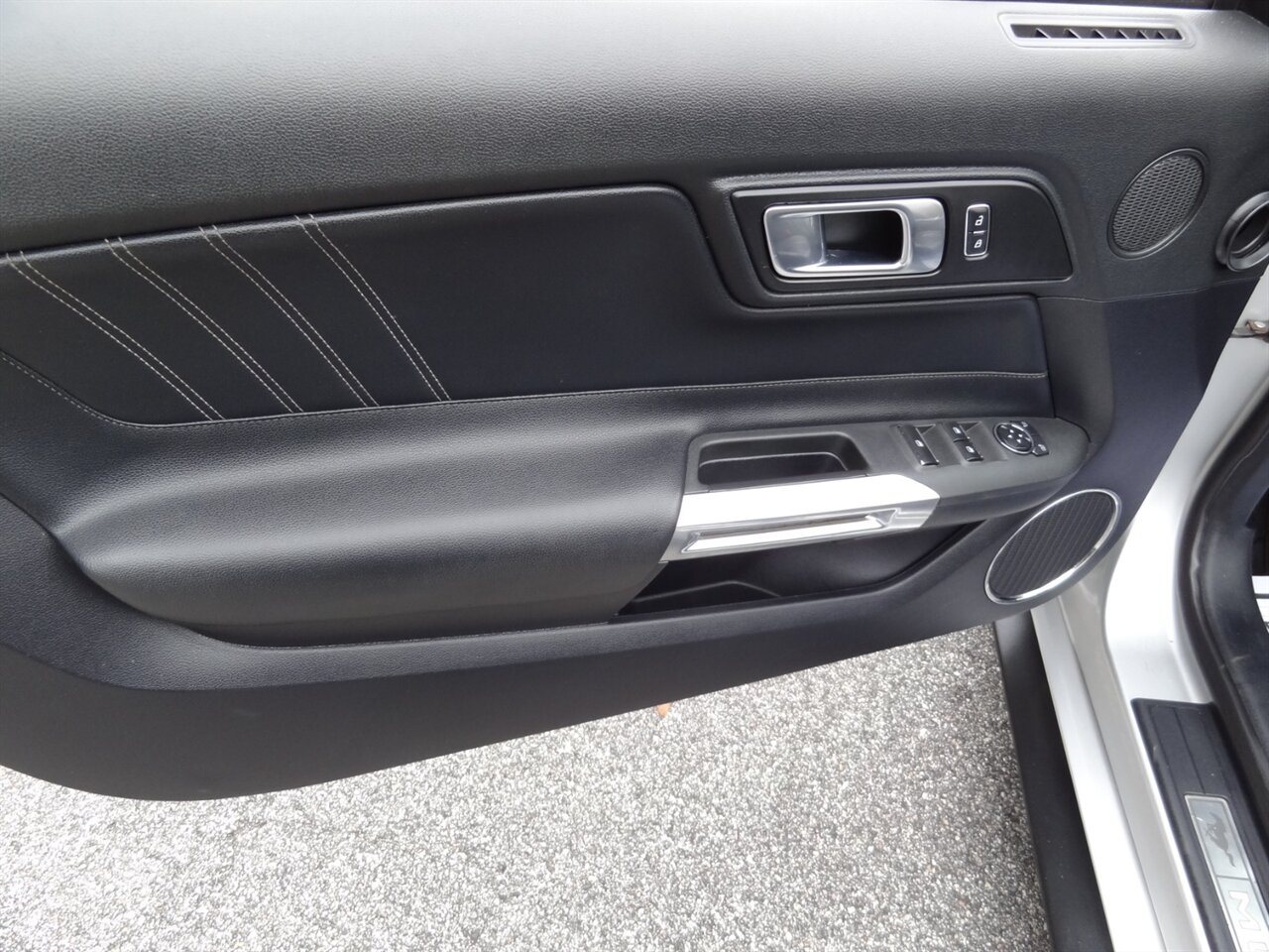 2019 Ford Mustang EcoBoost Premium - Photo 31 - Deland, FL 32720