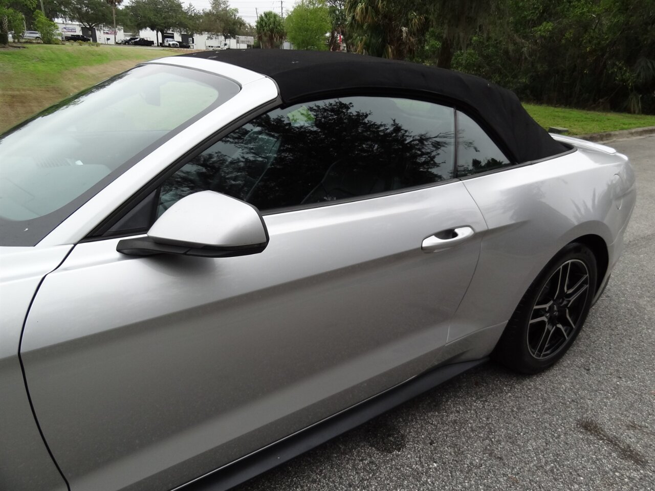 2019 Ford Mustang EcoBoost Premium - Photo 15 - Deland, FL 32720