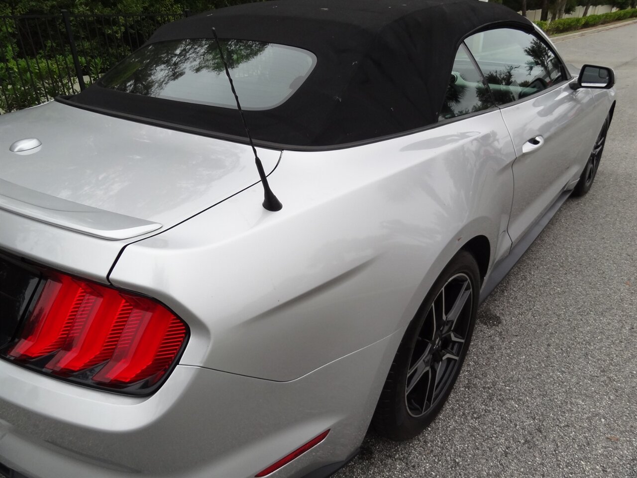2019 Ford Mustang EcoBoost Premium - Photo 18 - Deland, FL 32720