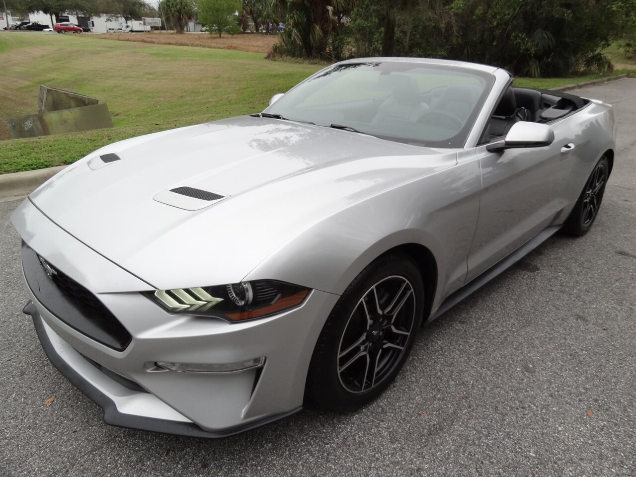 2019 Ford Mustang EcoBoost Premium - Photo 2 - Deland, FL 32720