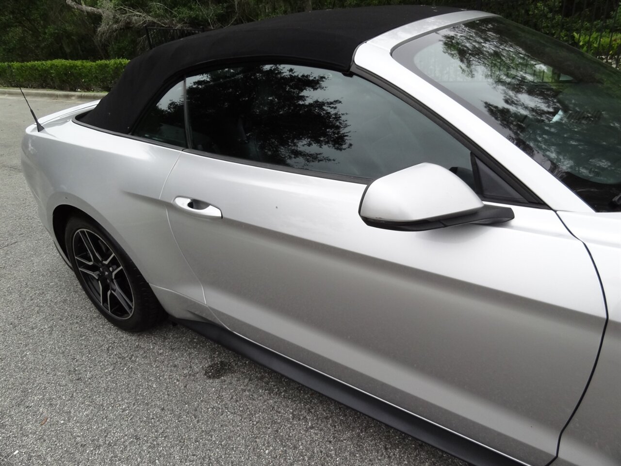 2019 Ford Mustang EcoBoost Premium - Photo 14 - Deland, FL 32720