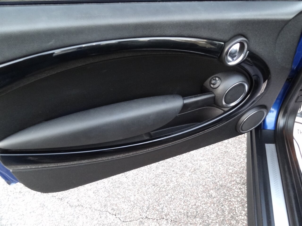 2012 MINI Cooper Convertible S - Photo 32 - Deland, FL 32720