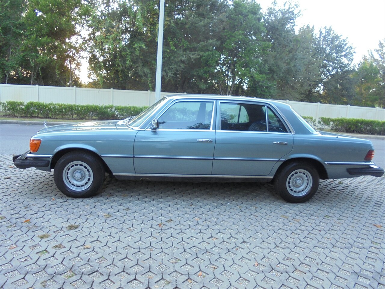 1977 Mercedes-Benz SEL  Premium - Photo 18 - Deland, FL 32720