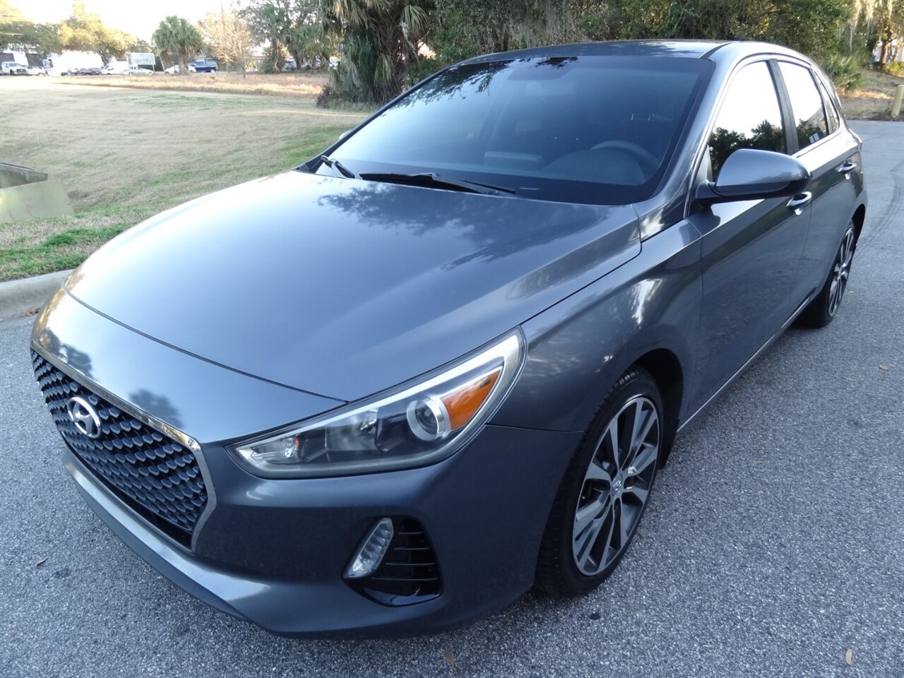 2018 Hyundai ELANTRA GT - Photo 2 - Deland, FL 32720