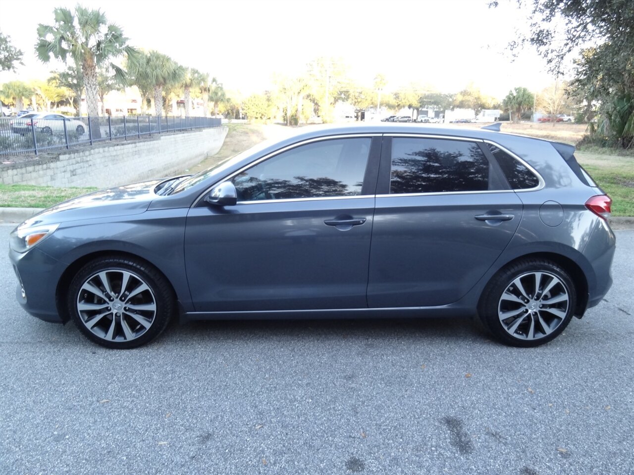 2018 Hyundai ELANTRA GT - Photo 16 - Deland, FL 32720