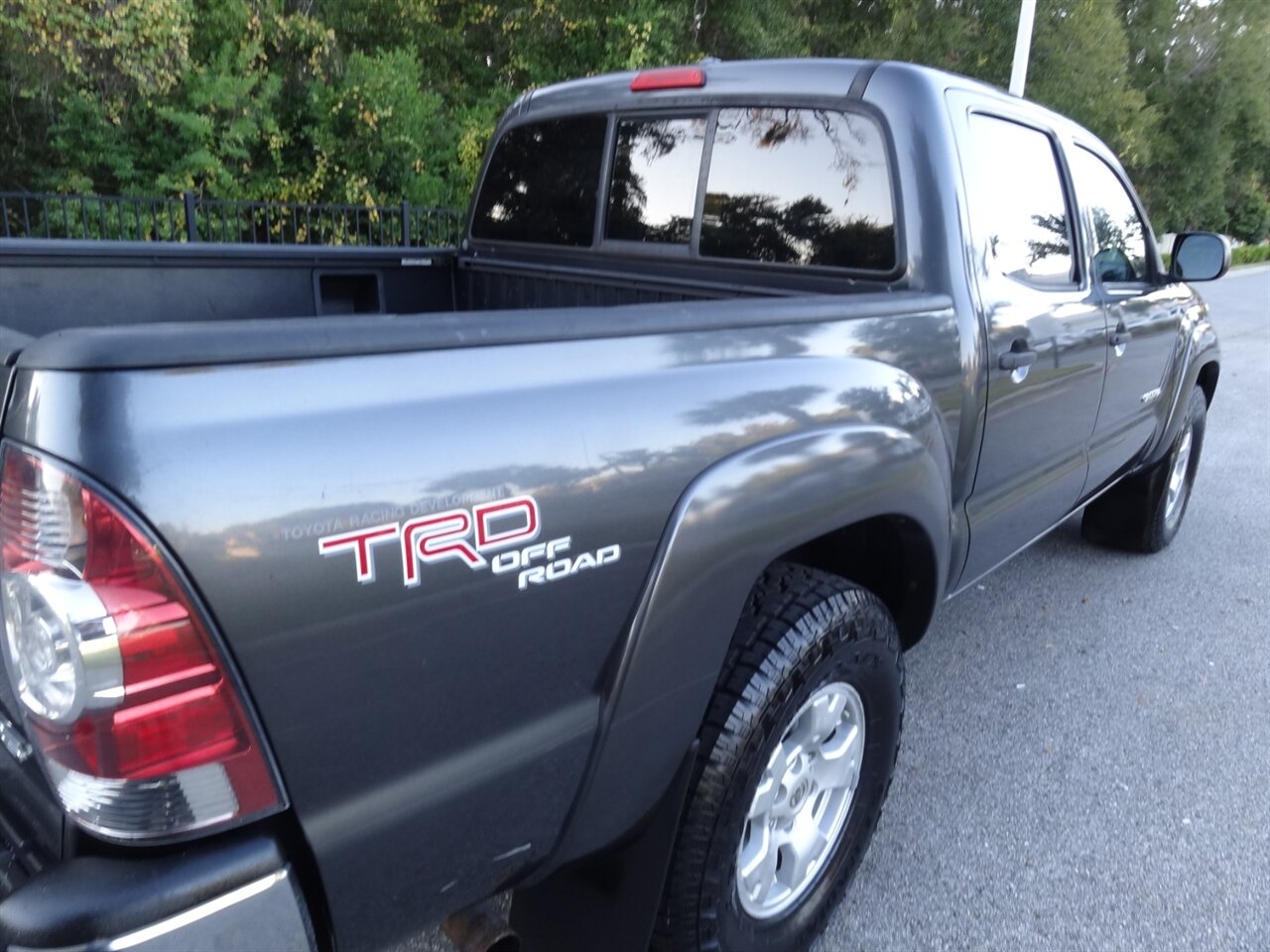 2009 Toyota Tacoma V6 Crew cab 4X4 TRD - Photo 13 - Deland, FL 32720