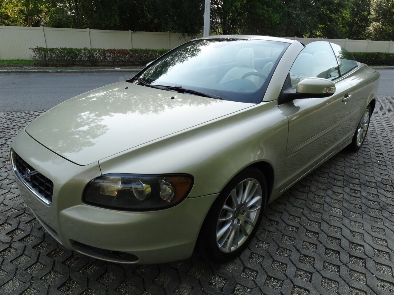 2008 Volvo C70 T5 Premium - Photo 2 - Deland, FL 32720