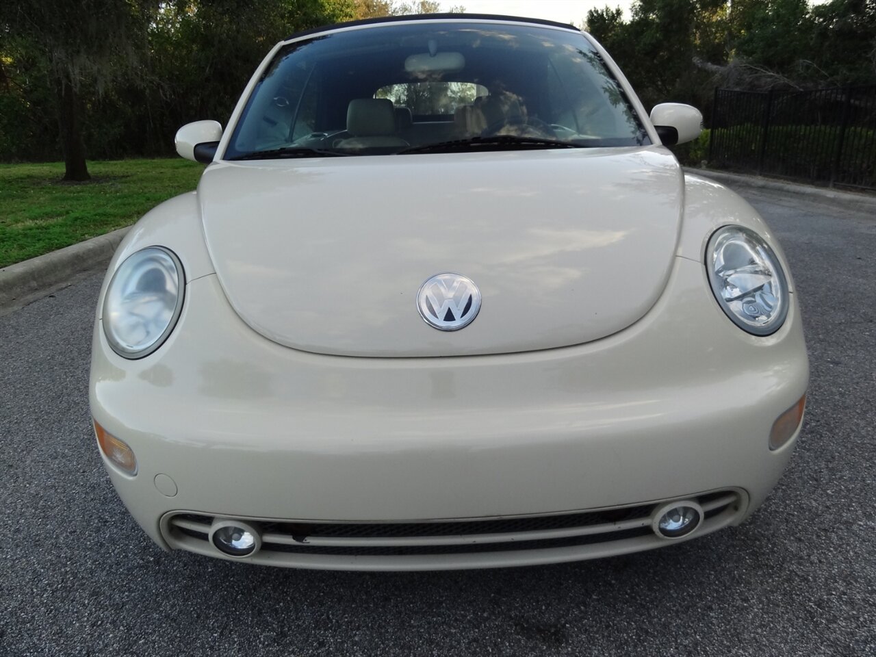 2005 Volkswagen New Beetle Convertible GLS - Photo 5 - Deland, FL 32720