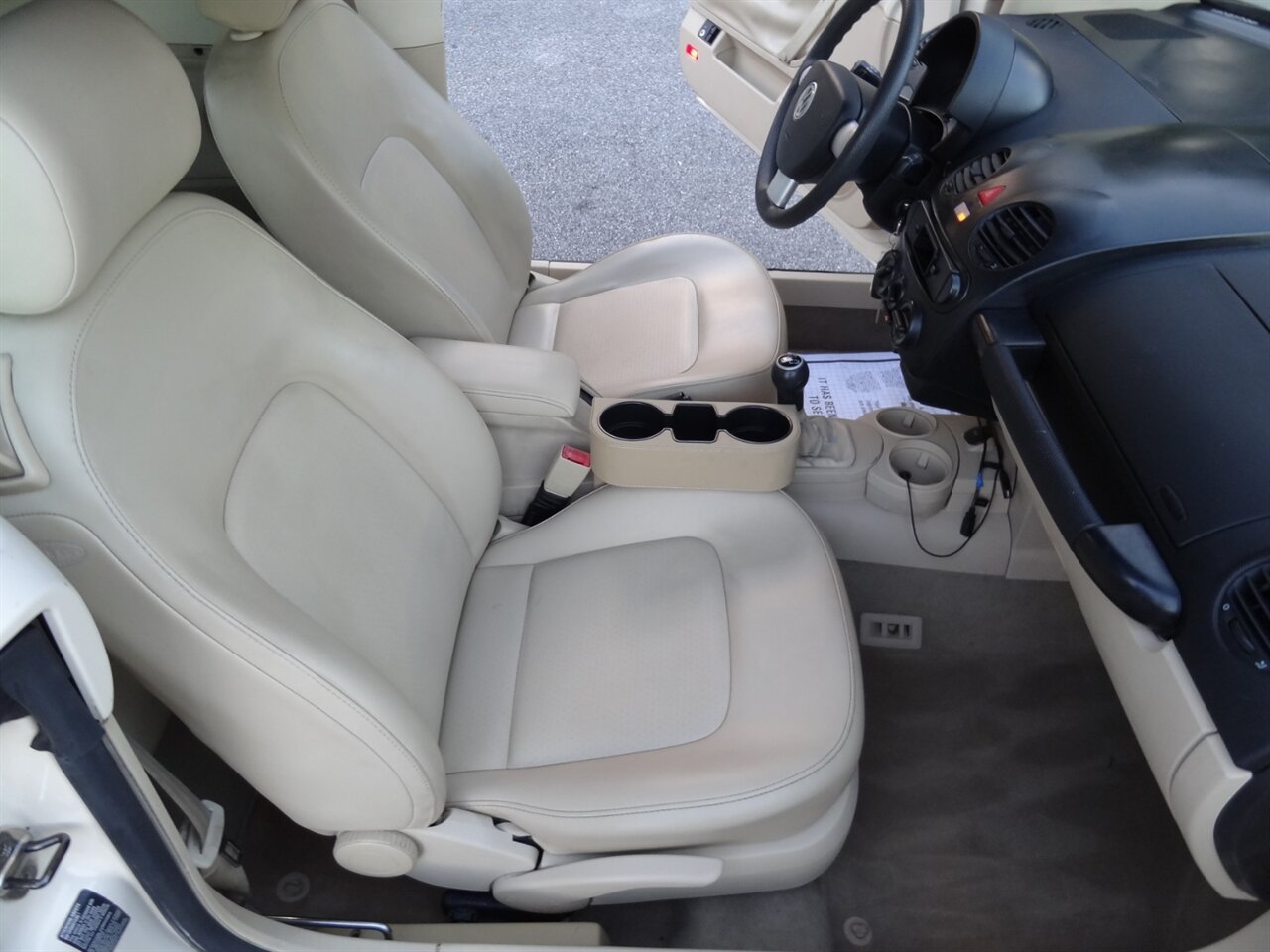 2005 Volkswagen New Beetle Convertible GLS - Photo 36 - Deland, FL 32720