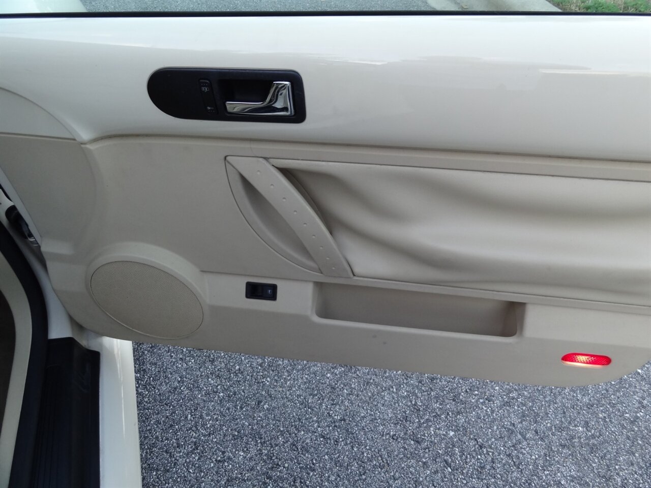 2005 Volkswagen New Beetle Convertible GLS - Photo 39 - Deland, FL 32720