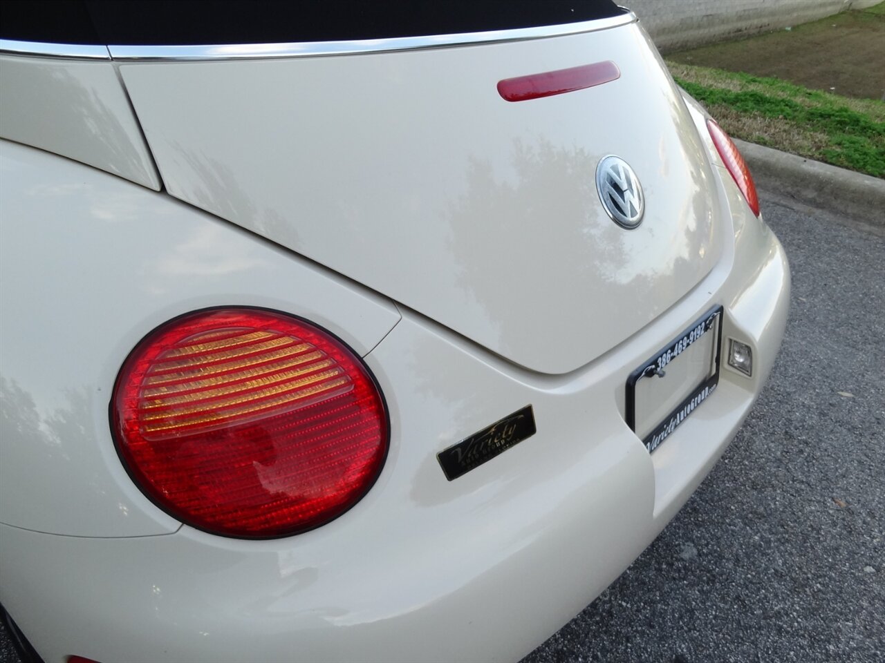 2005 Volkswagen New Beetle Convertible GLS - Photo 24 - Deland, FL 32720