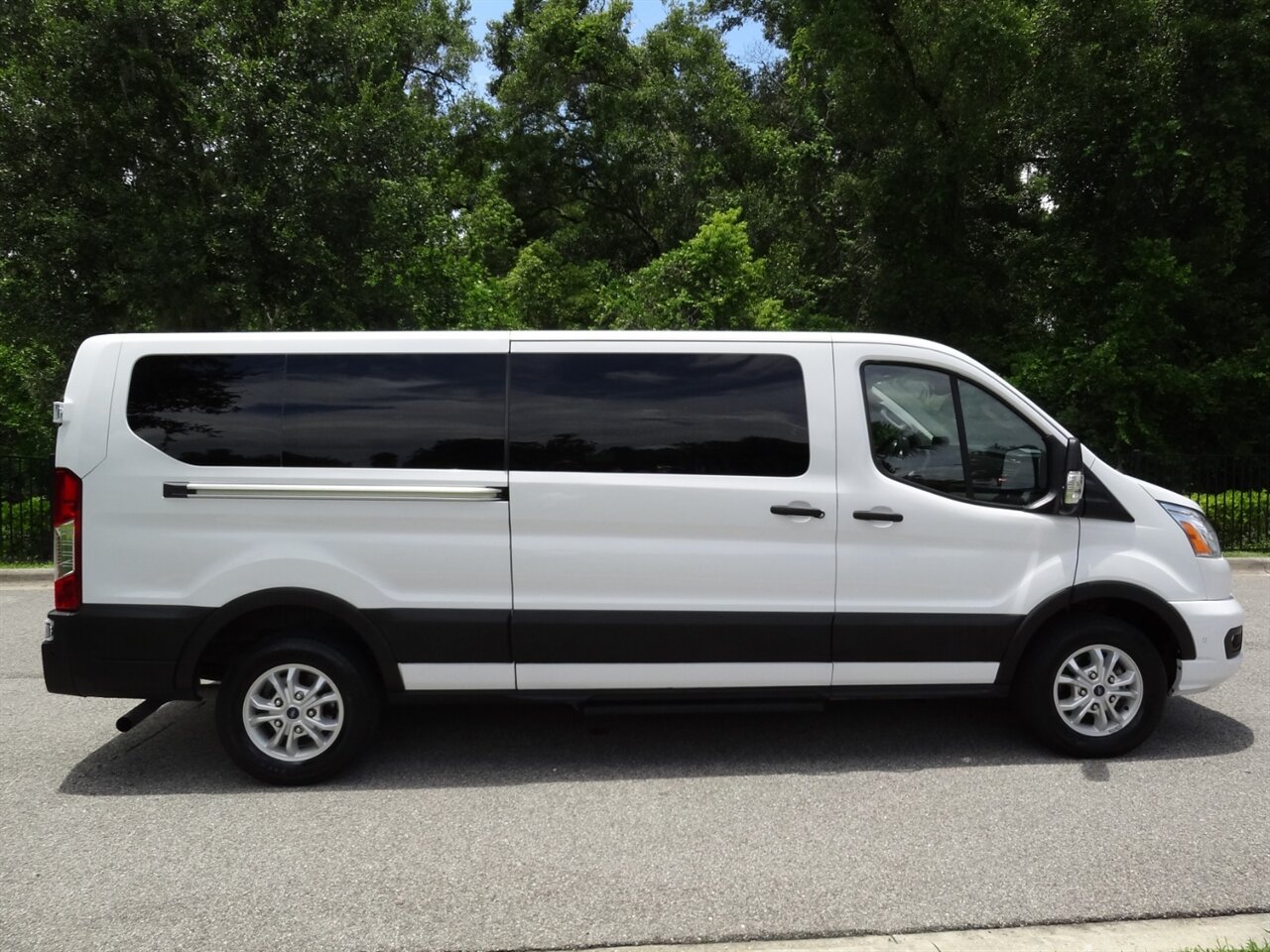 2021 Ford Transit 350 XLT  12 Passenger - Photo 15 - Deland, FL 32720