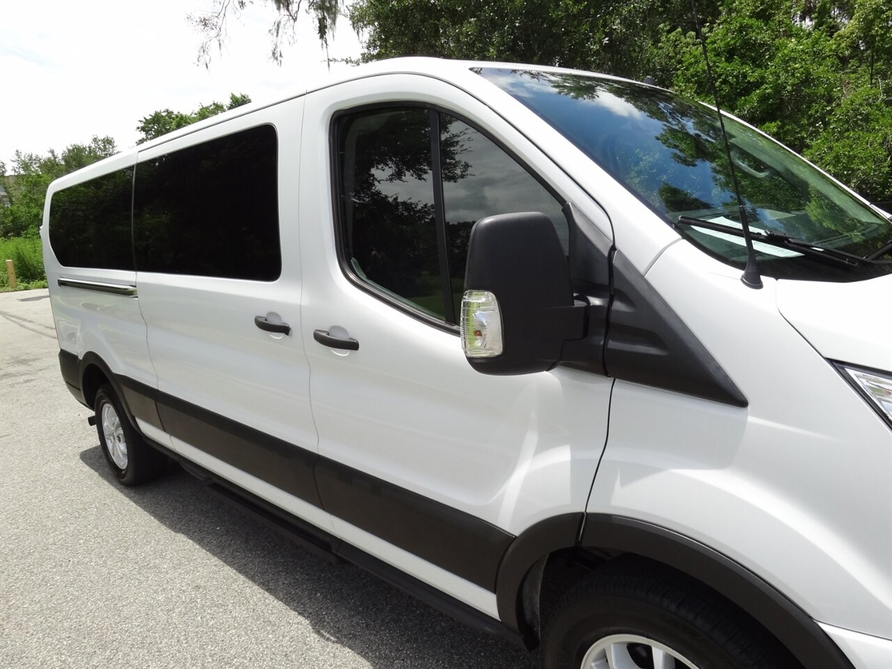 2021 Ford Transit 350 XLT  12 Passenger - Photo 8 - Deland, FL 32720