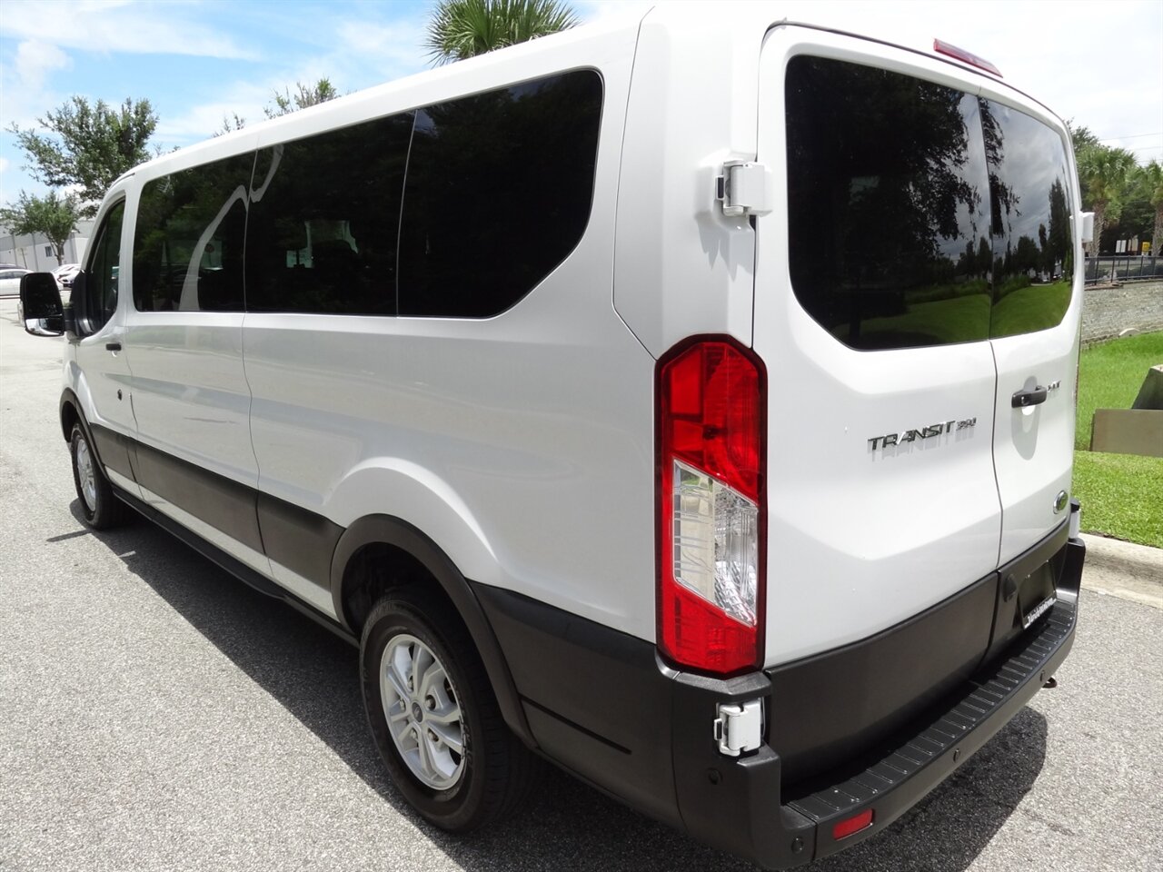 2021 Ford Transit 350 XLT  12 Passenger - Photo 4 - Deland, FL 32720
