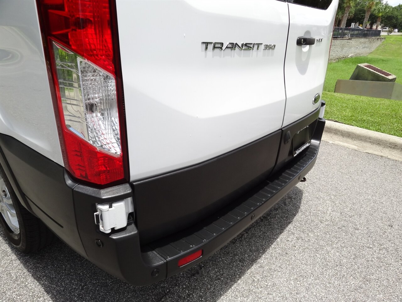 2021 Ford Transit 350 XLT  12 Passenger - Photo 22 - Deland, FL 32720