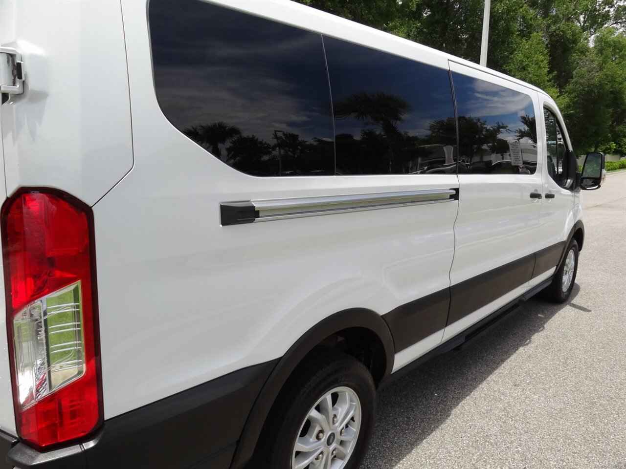 2021 Ford Transit 350 XLT  12 Passenger - Photo 13 - Deland, FL 32720