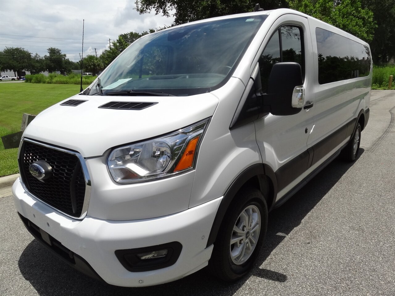 2021 Ford Transit 350 XLT  12 Passenger - Photo 2 - Deland, FL 32720