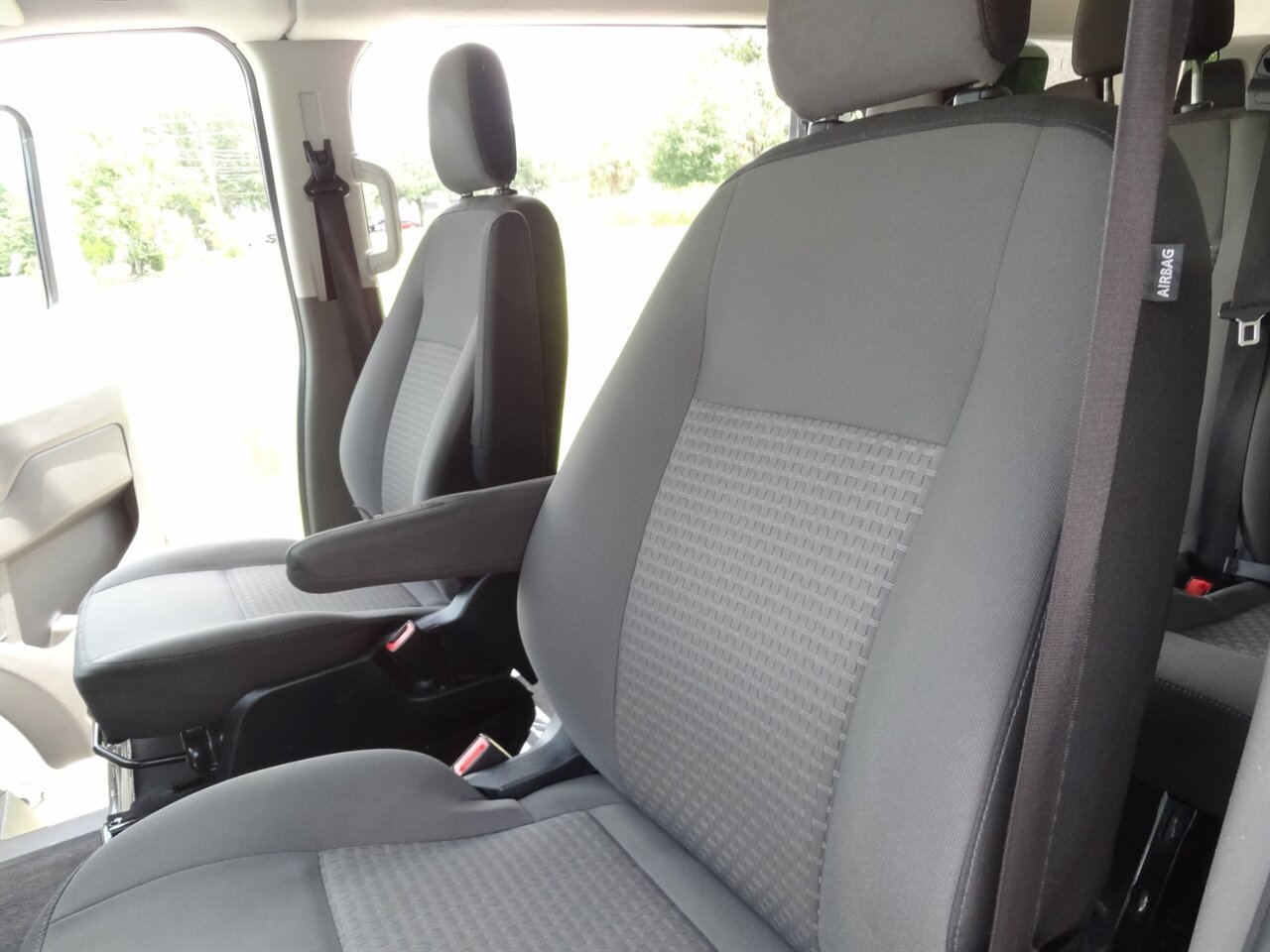 2021 Ford Transit 350 XLT  12 Passenger - Photo 32 - Deland, FL 32720