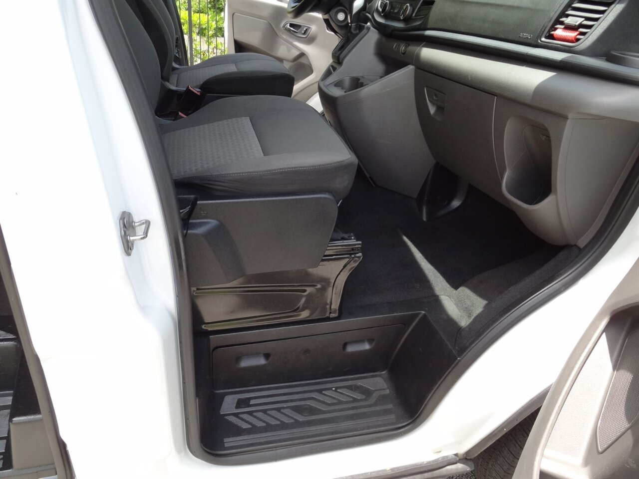 2021 Ford Transit 350 XLT  12 Passenger - Photo 44 - Deland, FL 32720