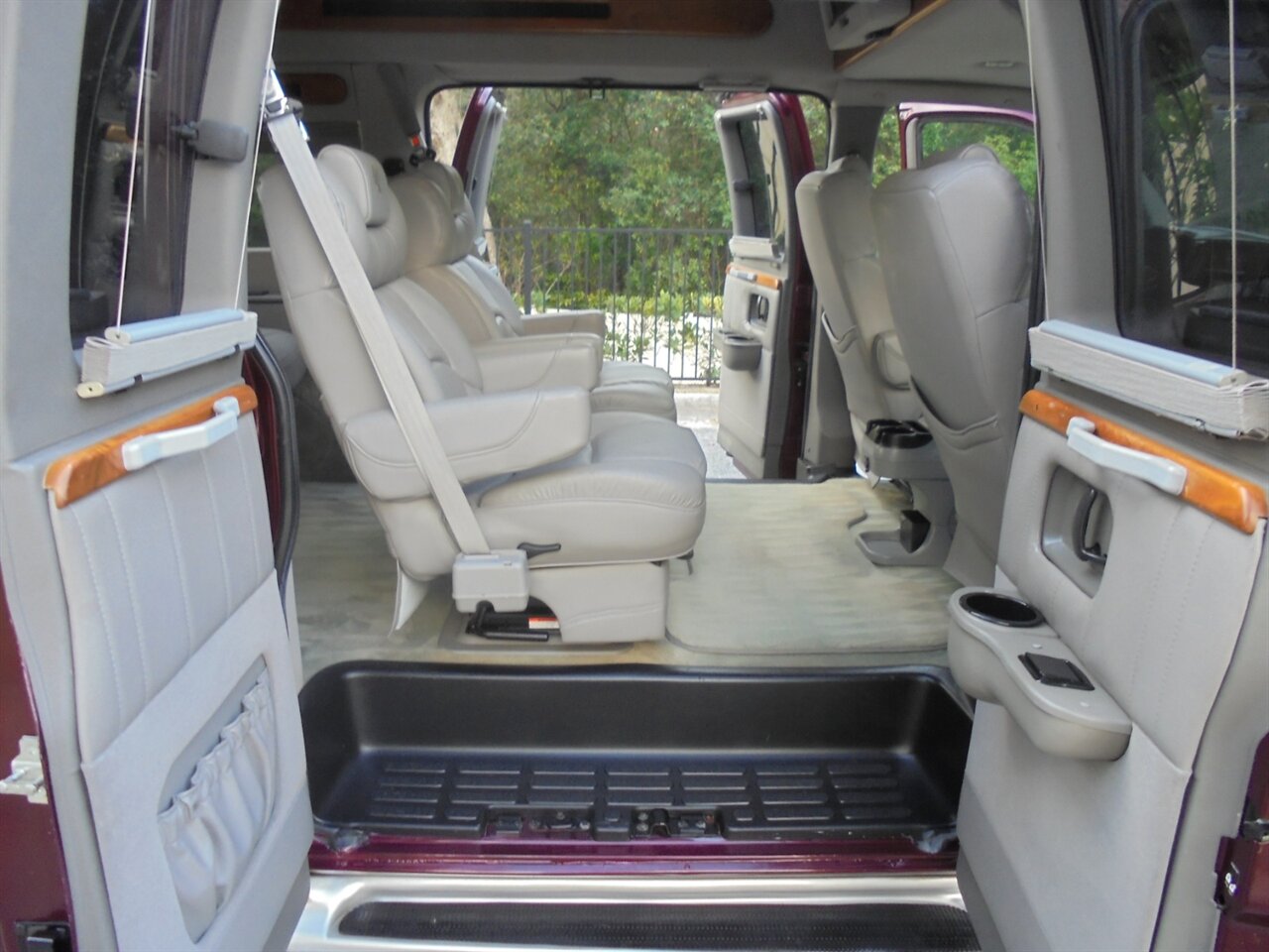 2005 Chevrolet Express Quality luxury Coaches  Premium high top conversion - Photo 45 - Deland, FL 32720