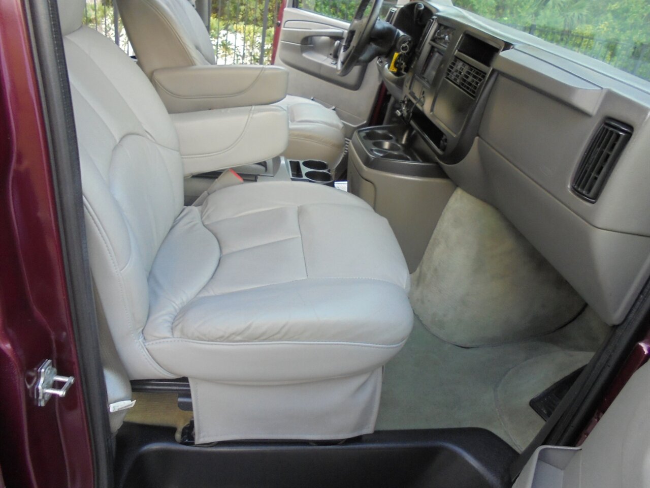 2005 Chevrolet Express Quality luxury Coaches  Premium high top conversion - Photo 49 - Deland, FL 32720