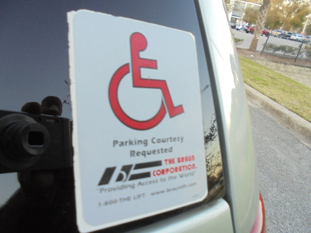 2003 Chrysler Town & Country Braunabilty wheelchair ramp van   - Photo 23 - Deland, FL 32720