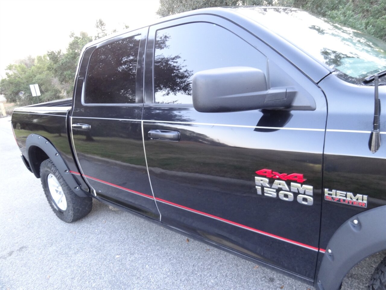 2017 RAM 1500 Tradesman Hemi 5.7 4X4 - Photo 10 - Deland, FL 32720