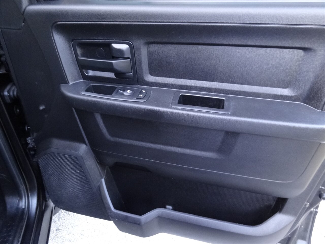 2017 RAM 1500 Tradesman Hemi 5.7 4X4 - Photo 42 - Deland, FL 32720