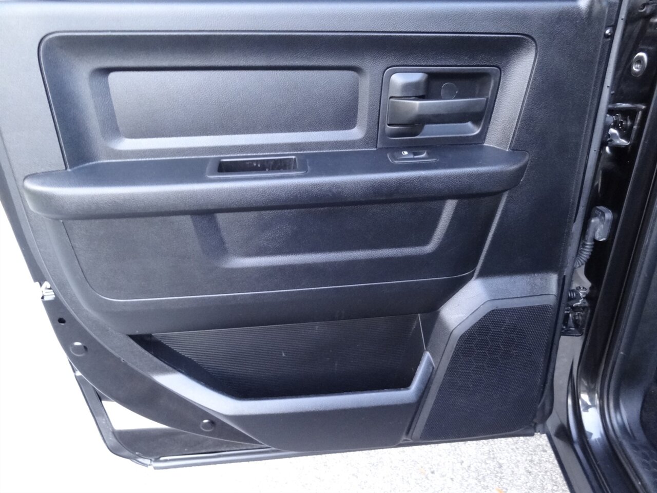 2017 RAM 1500 Tradesman Hemi 5.7 4X4 - Photo 33 - Deland, FL 32720