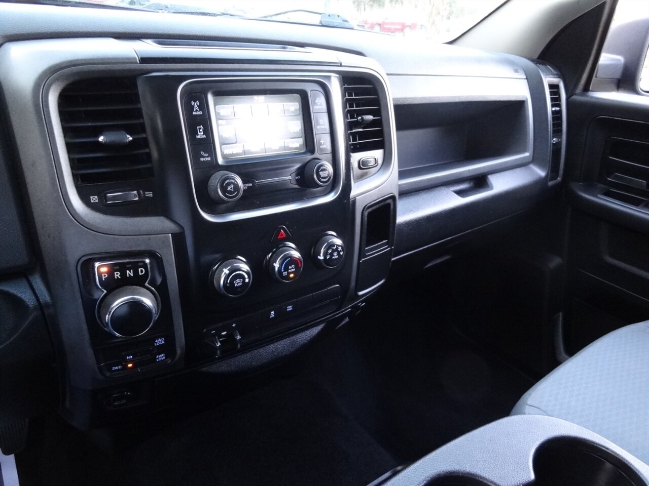 2017 RAM 1500 Tradesman Hemi 5.7 4X4 - Photo 50 - Deland, FL 32720