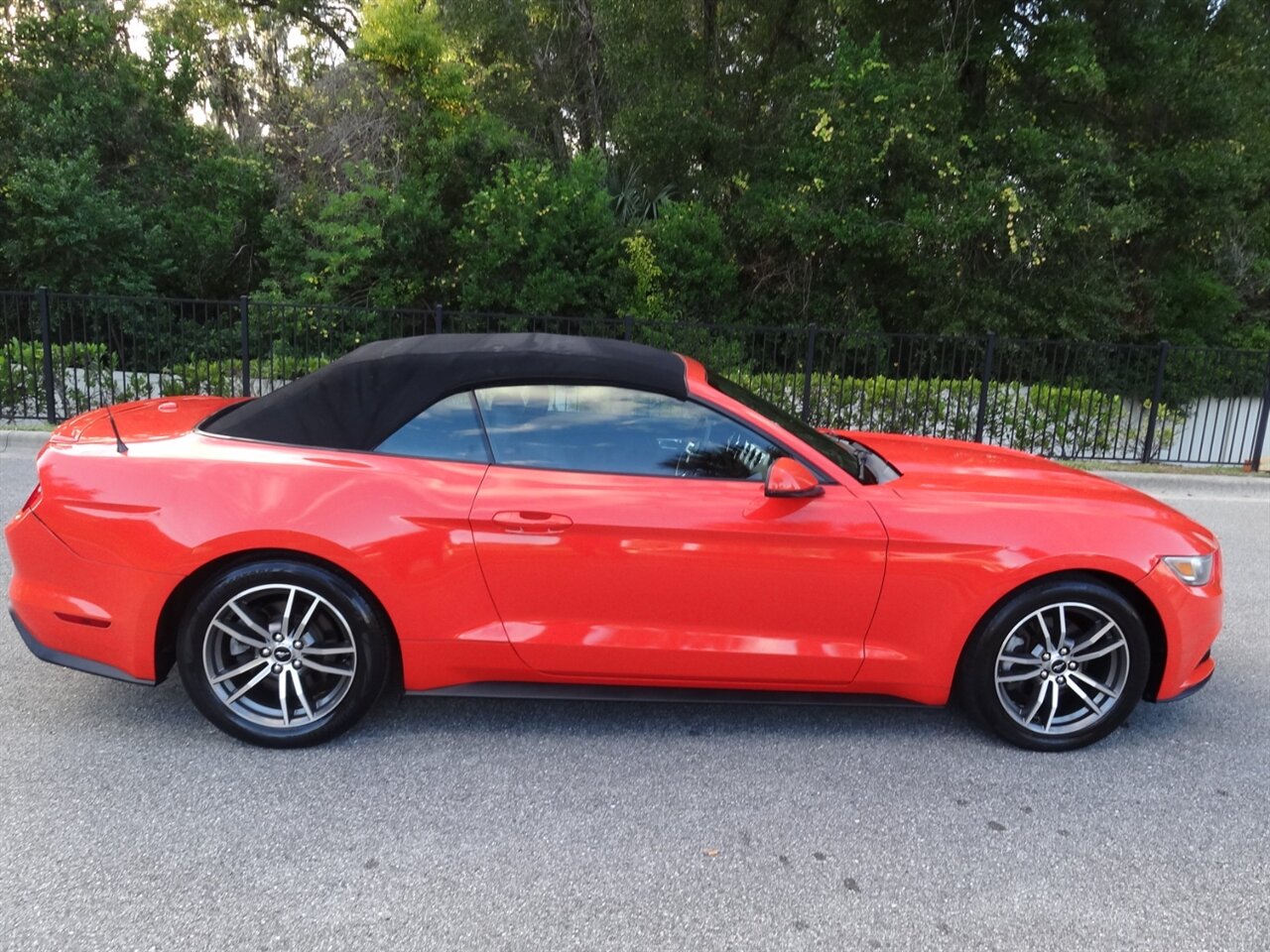 2016 Ford Mustang EcoBoost Premium   - Photo 23 - Deland, FL 32720