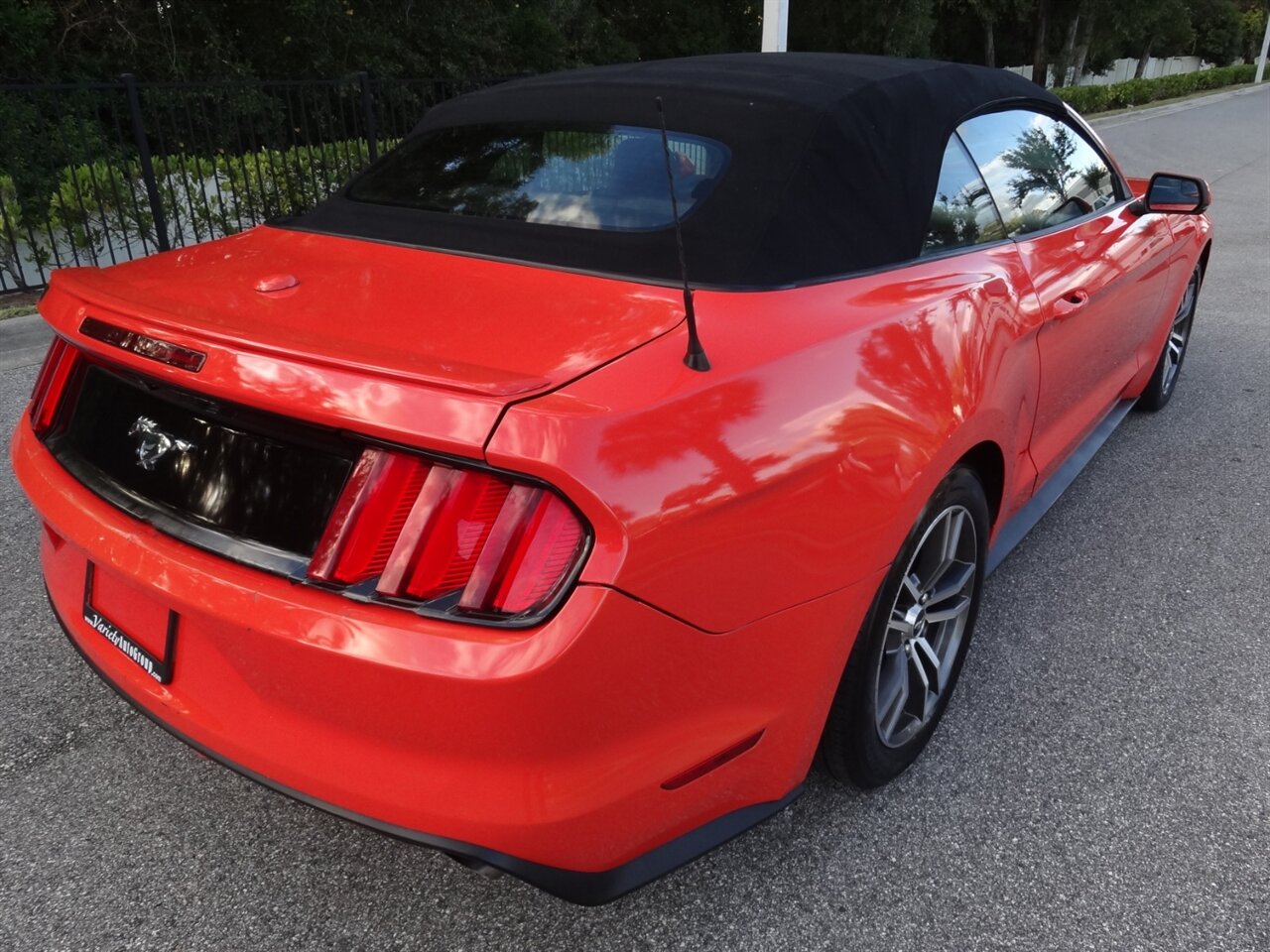 2016 Ford Mustang EcoBoost Premium   - Photo 7 - Deland, FL 32720