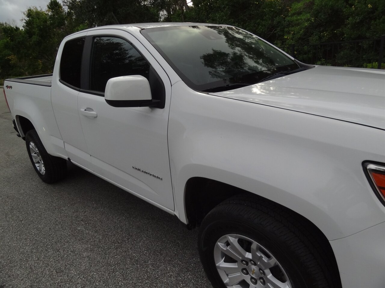 2022 Chevrolet Colorado LT   - Photo 8 - Deland, FL 32720