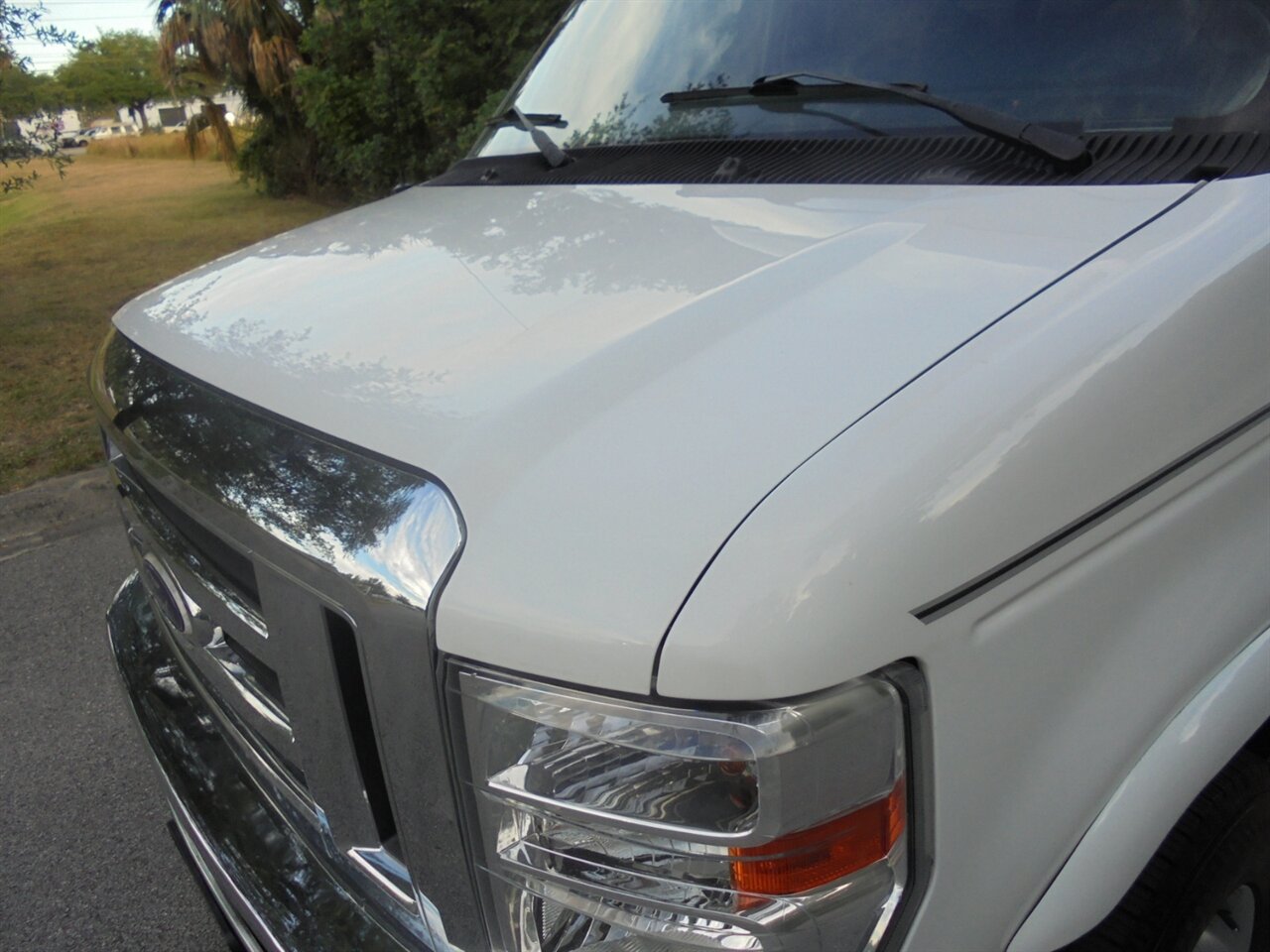 2014 Ford Primetime speciality premium conversion  VMI Handicap van - Photo 17 - Deland, FL 32720