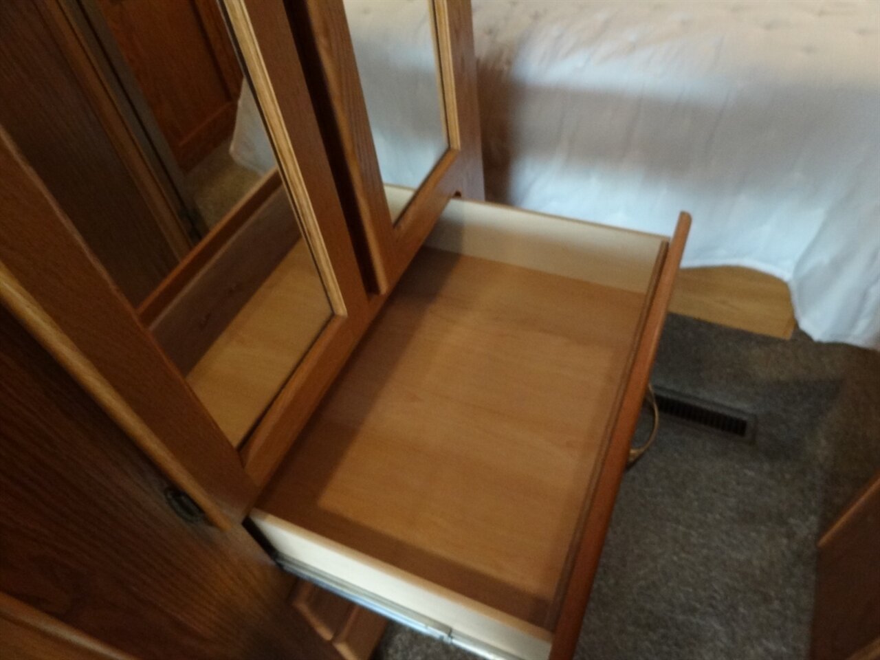 2005 Damon Day Break 3272  Class A - Photo 71 - Deland, FL 32720