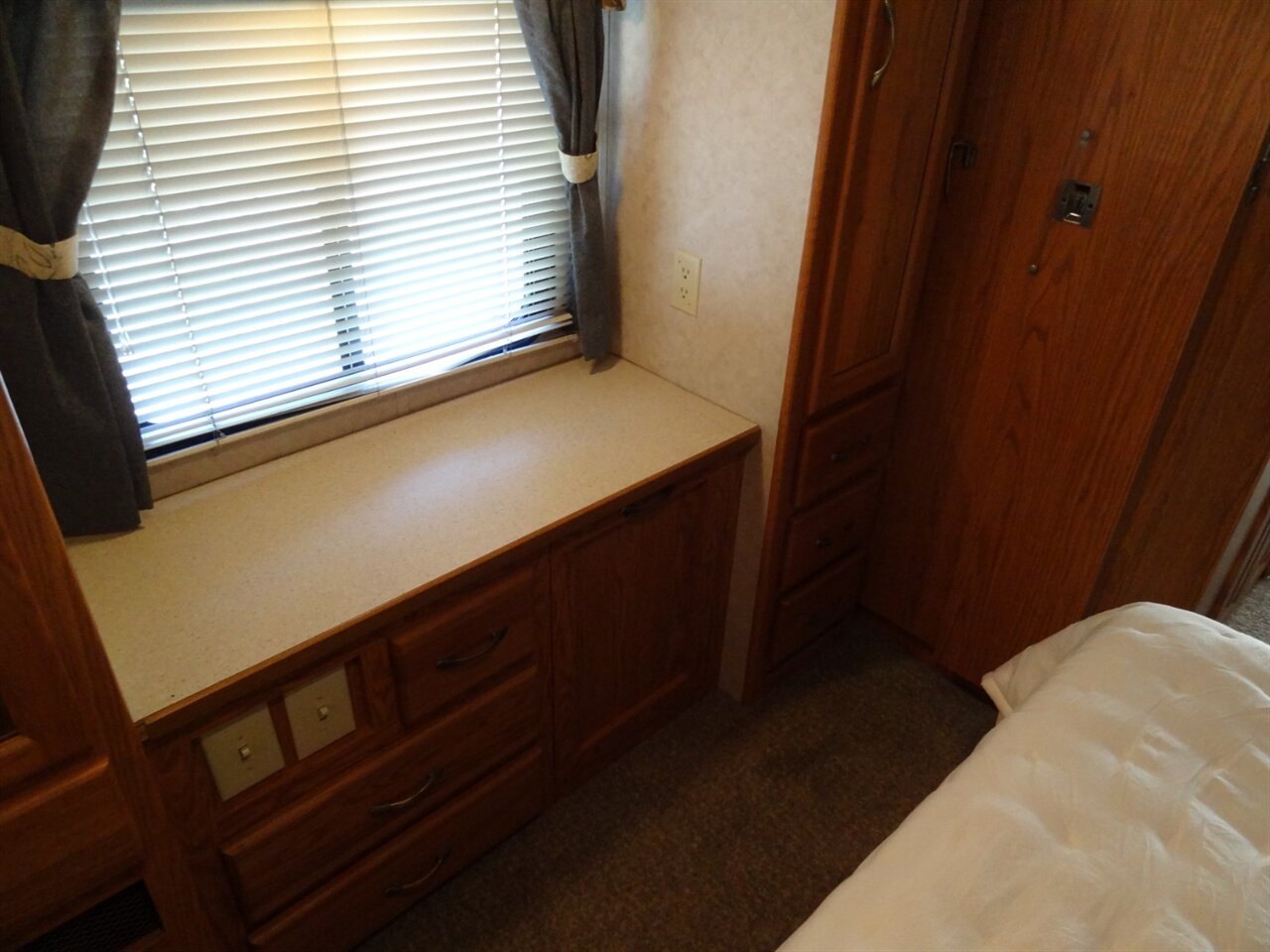 2005 Damon Day Break 3272  Class A - Photo 84 - Deland, FL 32720