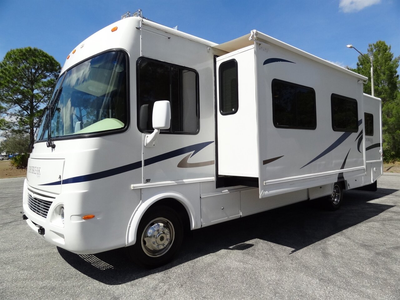 2005 Damon Day Break 3272  Class A - Photo 1 - Deland, FL 32720